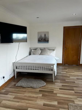 Quirky studio flat selfcontained